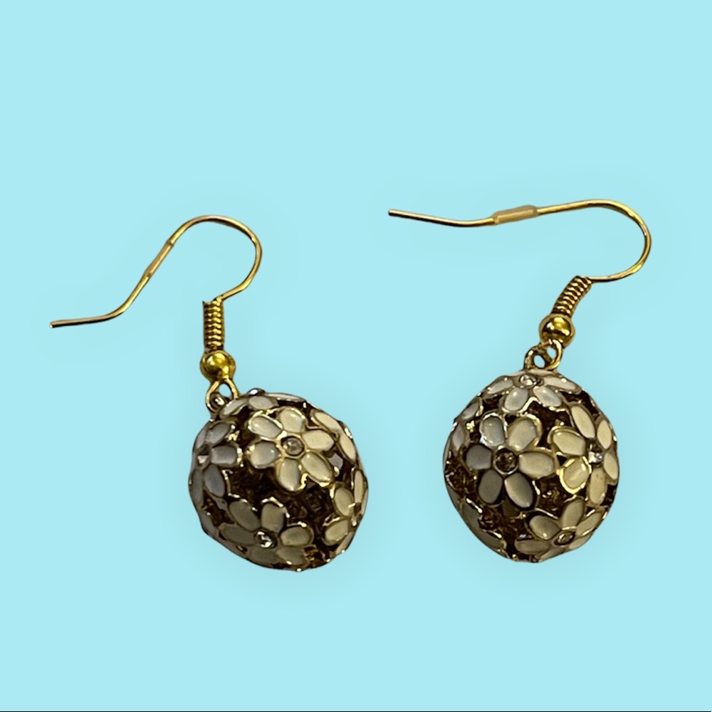 White enamel diamanté floral gold tone drop earrings - Picture 4 of 4